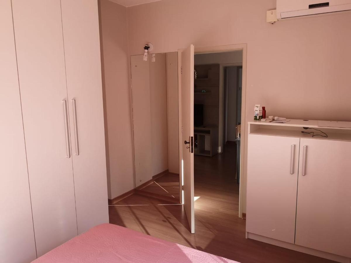 Ensolarado E Espacoso Quarto/Sala No Coracao De Poa Porto Alegre Extérieur photo